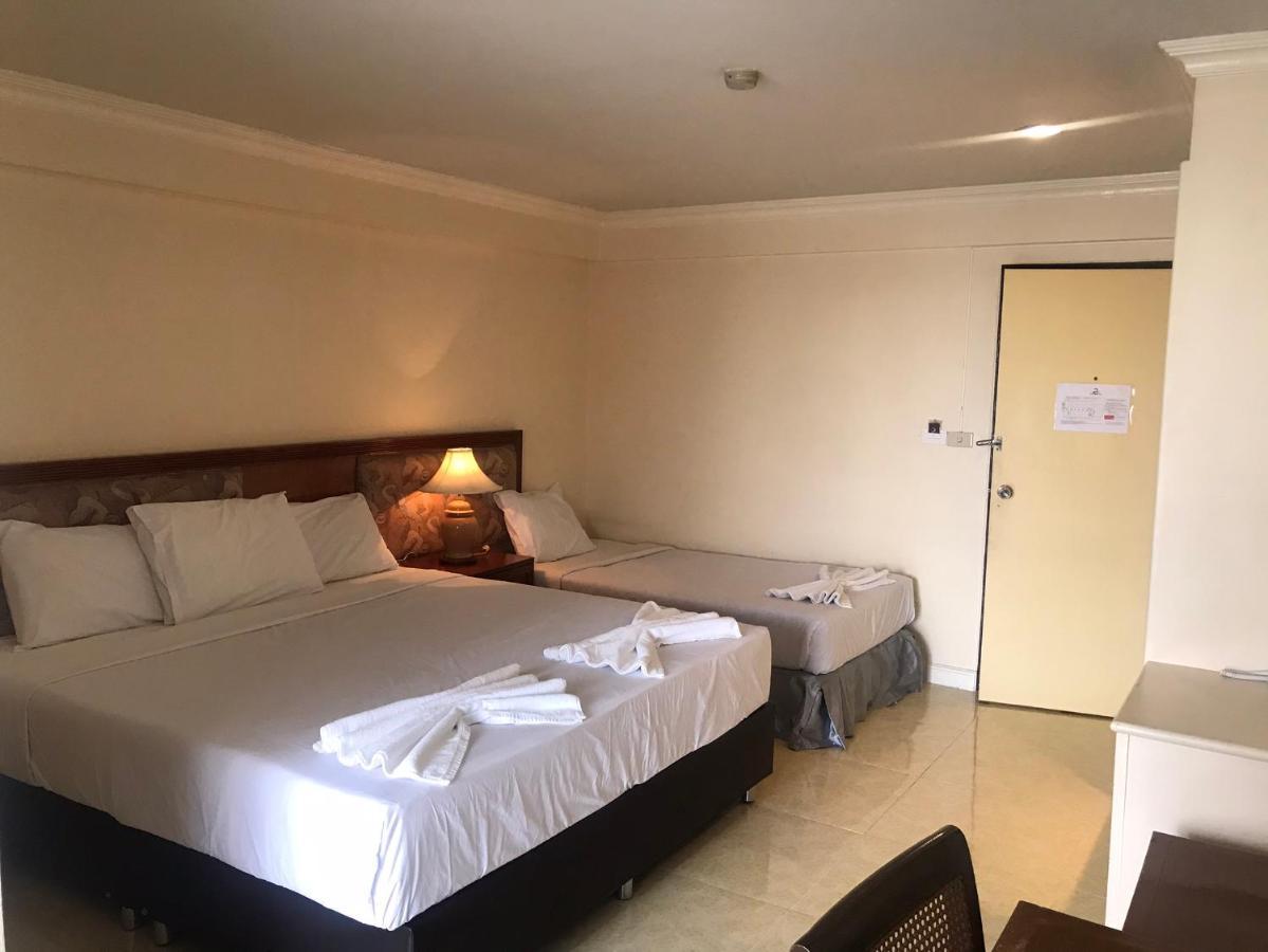 Jumbotel Hotel Бангкок Екстер'єр фото